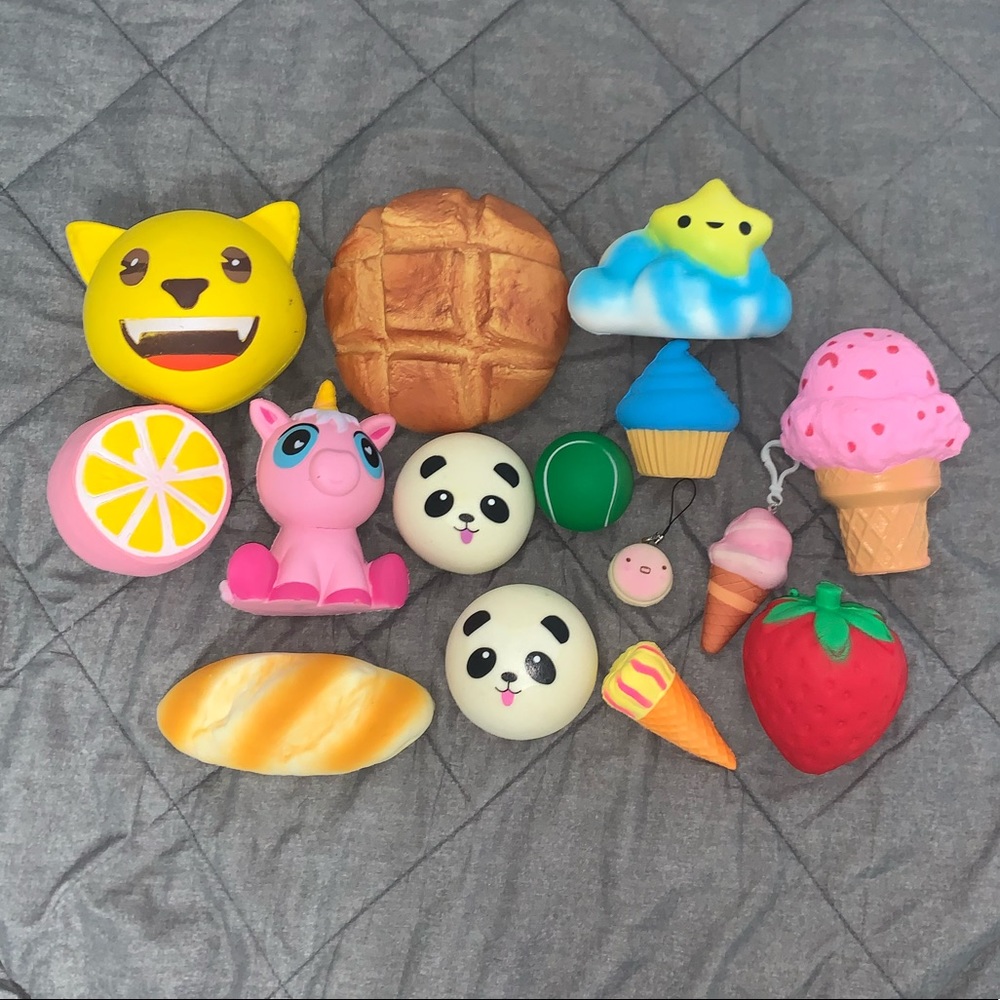 15 Jumbo Squishies